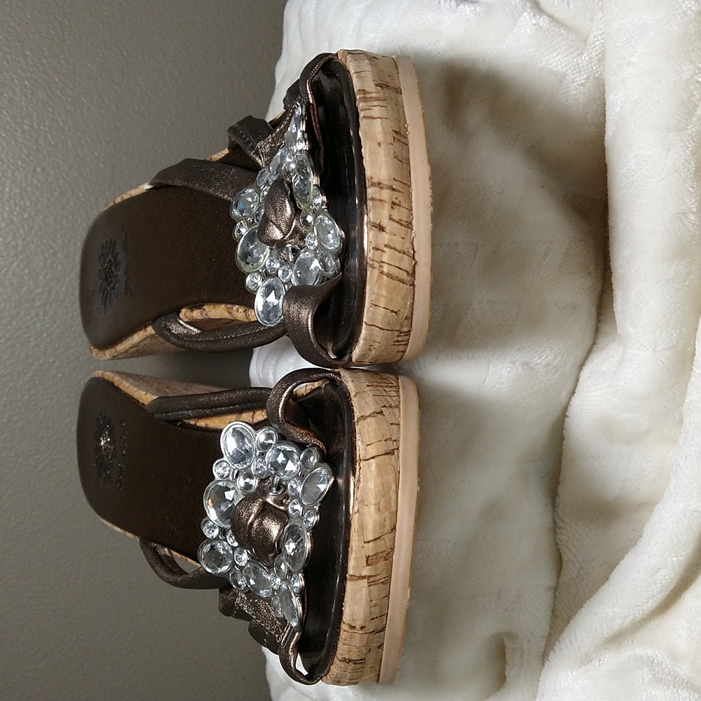 NWOT Yellow Box Cindy Wedge - Picture 8 of 10